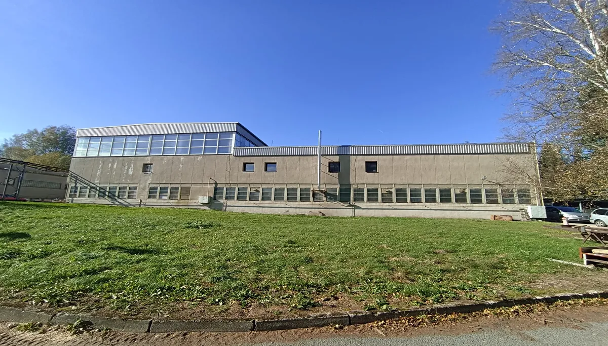 Prodej výrobní haly, prostoru 5150 m²
